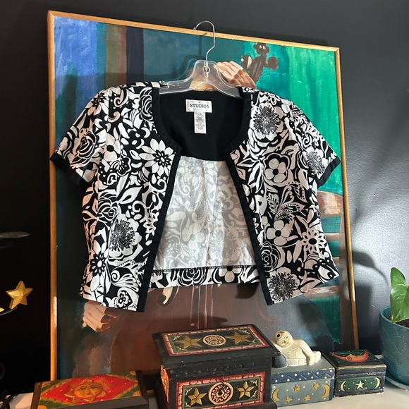 Studio I Monochrome Floral Jacket 14 - Picture 9 of 16